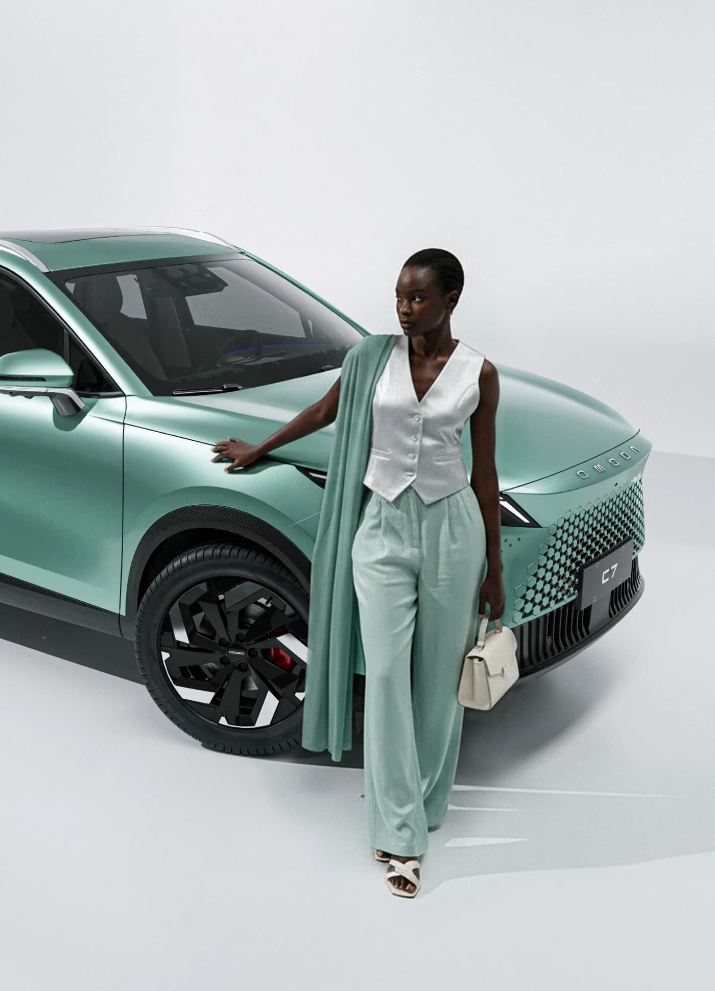OMODA C7 front view