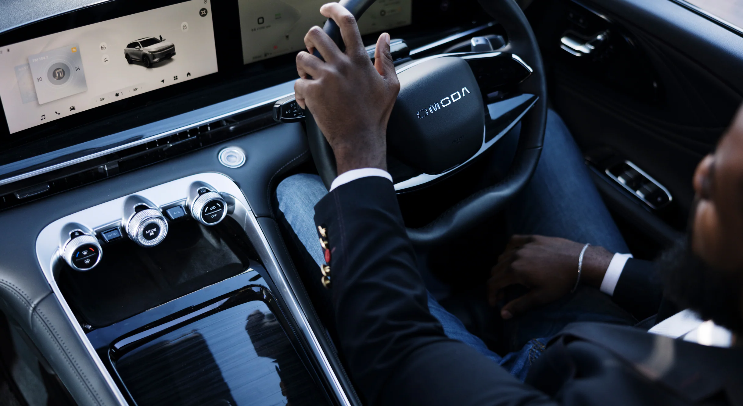 OMODA C9 interior